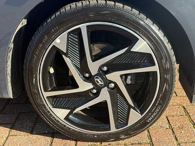 Hyundai i10 1.0 MPi Premium 5dr Auto