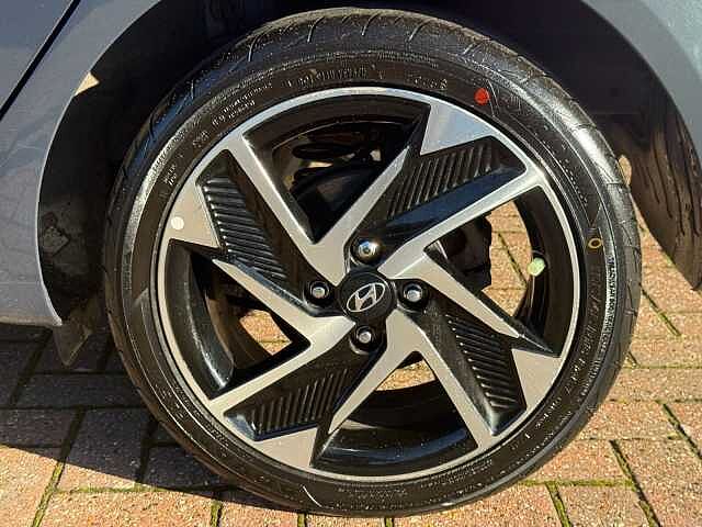 Hyundai i10 1.0 MPi Premium 5dr Auto