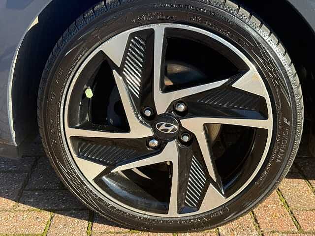 Hyundai i10 1.0 MPi Premium 5dr Auto