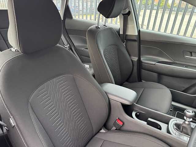 Hyundai Kona 1.0T 100 Advance 5dr