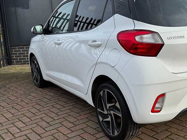 Hyundai i10 1.2 MPi Premium 5dr Auto