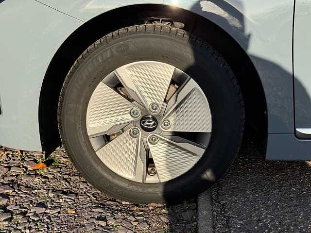 Hyundai Ioniq 1.6 GDi Hybrid Premium 5dr DCT