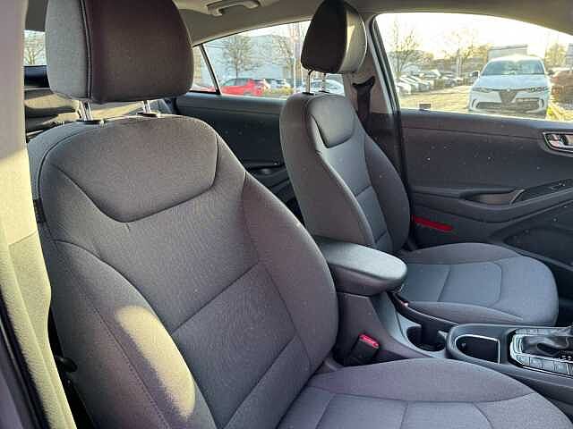 Hyundai Ioniq 1.6 GDi Hybrid Premium 5dr DCT