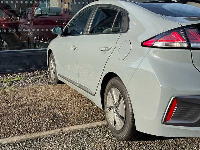 Hyundai Ioniq 1.6 GDi Hybrid Premium 5dr DCT
