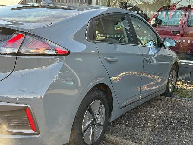 Hyundai Ioniq 1.6 GDi Hybrid Premium 5dr DCT