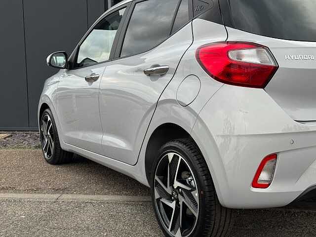 Hyundai i10 1.2 [79] Premium 5dr [Nav]