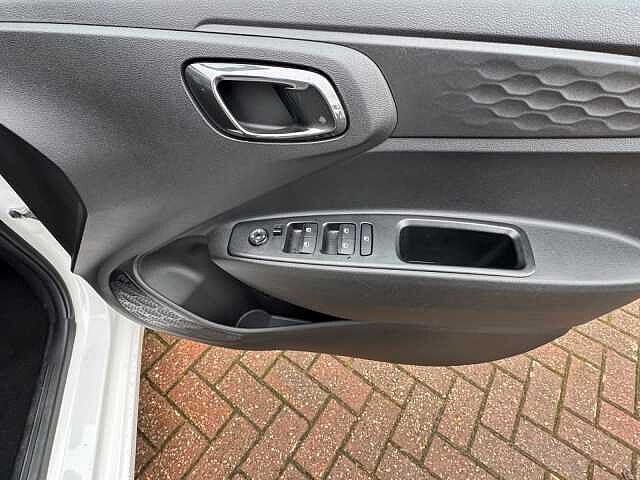 Hyundai i10 1.0 MPi SE Connect 5dr