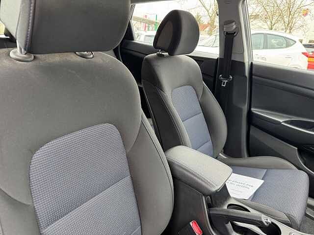 Hyundai Tucson 2.0 CRDi SE Nav 5dr Auto
