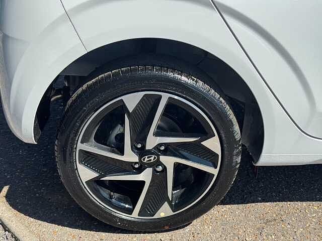 Hyundai i10 1.2 [79] Premium 5dr [Nav]