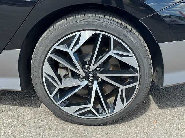 Hyundai Ioniq 6 168kW Premium 77kWh 4dr Auto