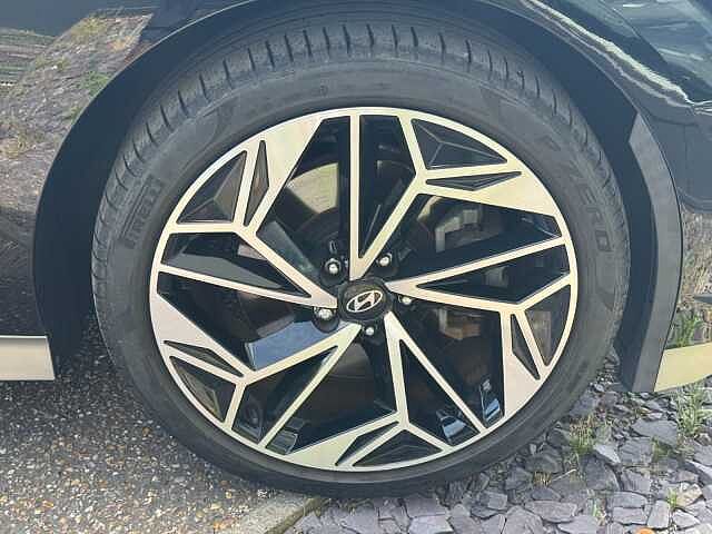 Hyundai Ioniq 6 168kW Premium 77kWh 4dr Auto