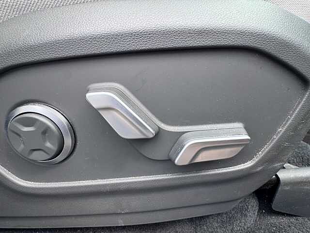 Hyundai Santa Fe 1.6 TGDi Plug-in Hybrid Ultimate 5dr 4WD Auto