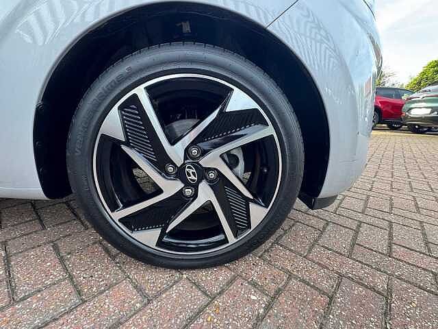 Hyundai i10 1.2 Premium 5dr Auto