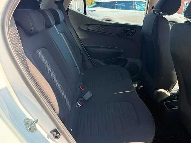 Hyundai i10 1.0 MPi SE Connect 5dr Auto